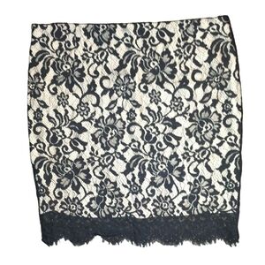 Haute Hippie Lace Fully Silk Lined Scallop Hem Mini Skirt Size Small